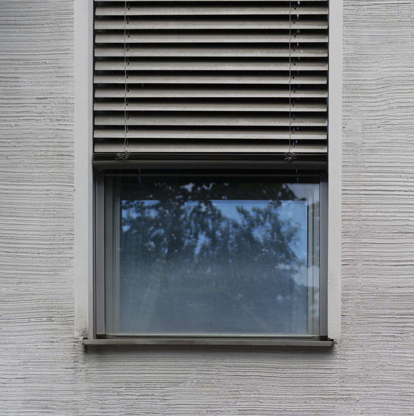 Graue Raffstores in Wien